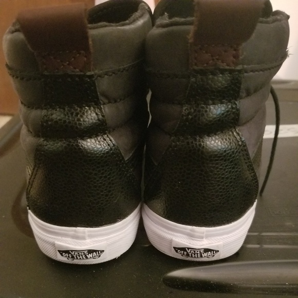 Vans - Picture 2 of 3